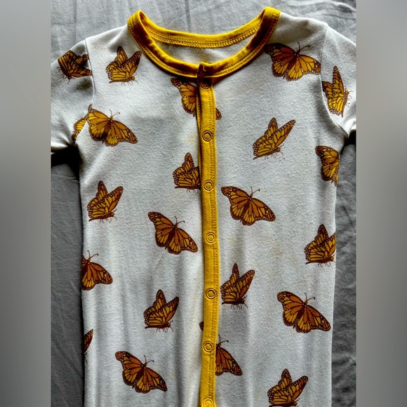 ⭐️SOLD⭐️Monarch Kyte Baby snap romper - Picture 2 of 3
